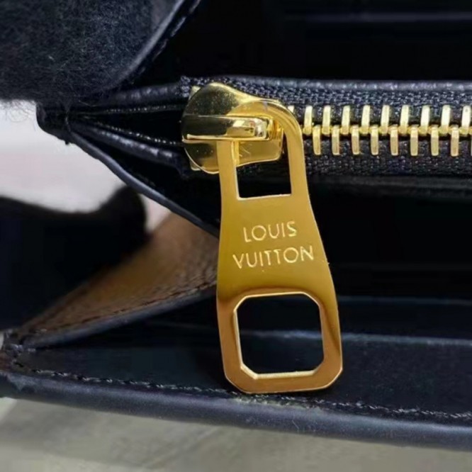 LOUIS VUITTON M80496 ポルトフォイユ・サラ